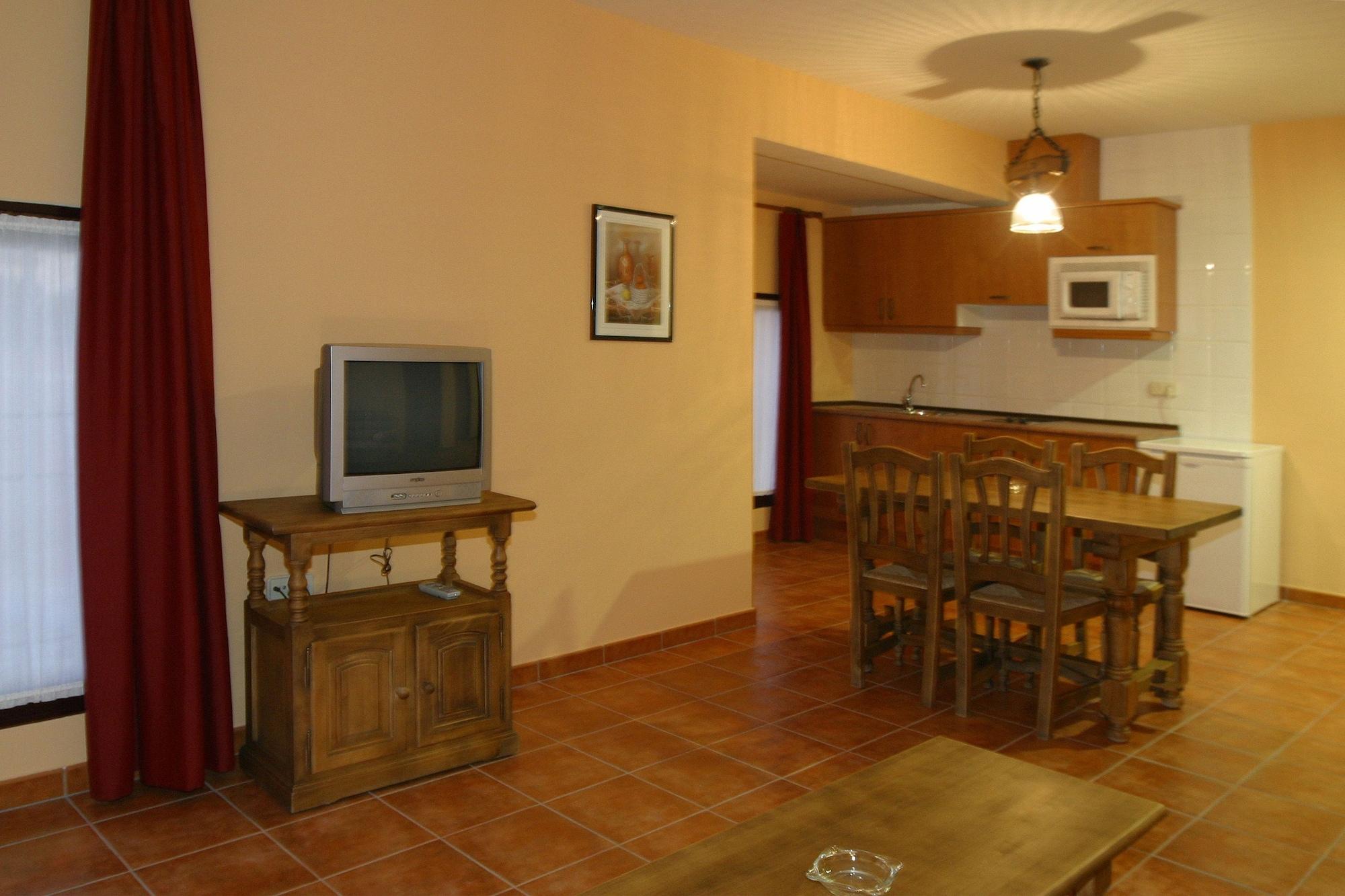 Hotel Y Apartamentos La Casa Rural 친촌 외부 사진