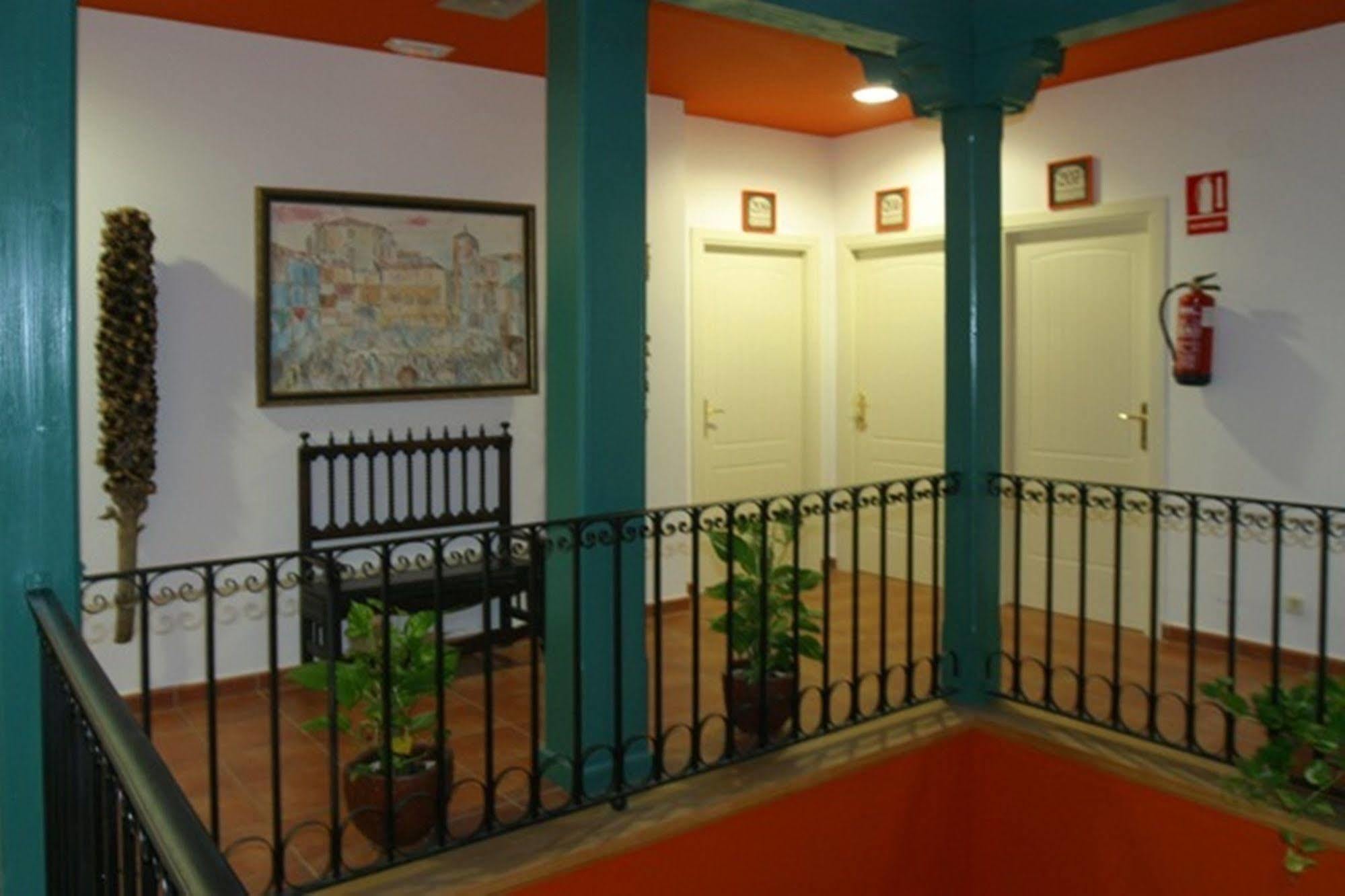 Hotel Y Apartamentos La Casa Rural 친촌 내부 사진